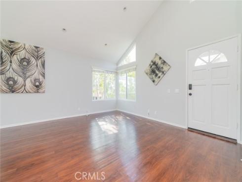 83 Huntington 278 , Irvine, CA