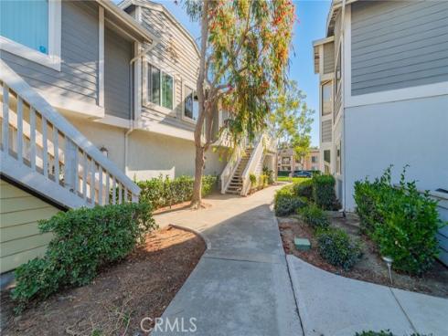 83  Huntington  278 , Irvine, CA