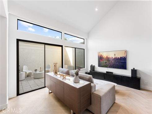 45  Morena  , Irvine, CA