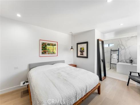 45  Morena  , Irvine, CA