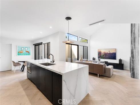 45  Morena  , Irvine, CA