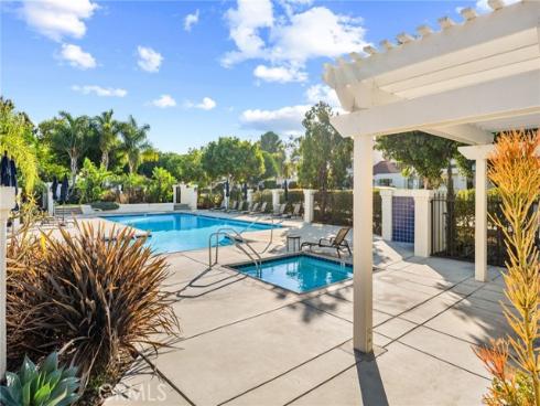 45  Morena  , Irvine, CA