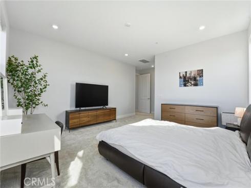 458  Loon  , Irvine, CA