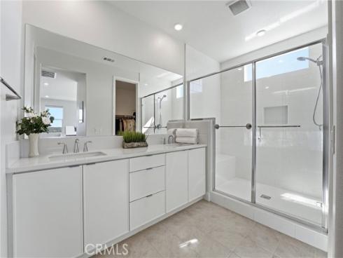 458  Loon  , Irvine, CA