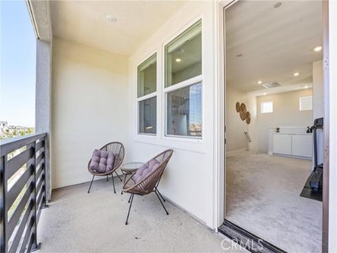 458  Loon  , Irvine, CA