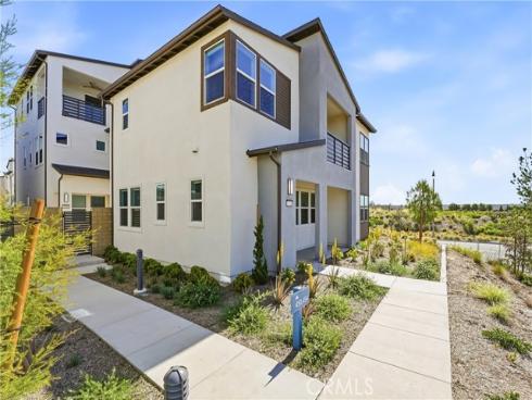 458  Loon  , Irvine, CA