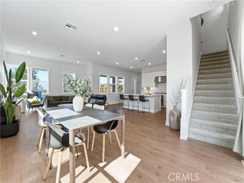 458  Loon  , Irvine, CA