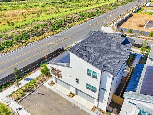 458  Loon  , Irvine, CA