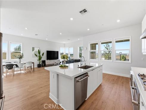 458  Loon  , Irvine, CA