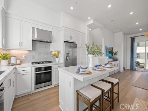 832  Sonia  , Irvine, CA