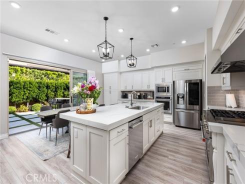 120  Gemini  , Irvine, CA