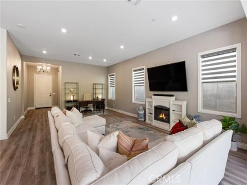 120  Gemini  , Irvine, CA