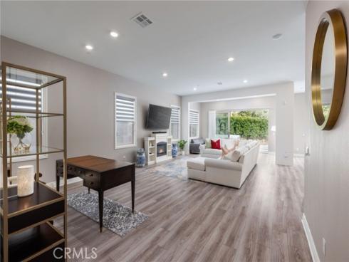 120  Gemini  , Irvine, CA