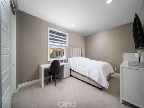 120  Gemini  , Irvine, CA