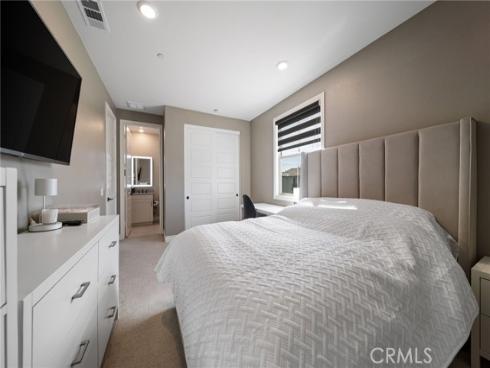 120  Gemini  , Irvine, CA