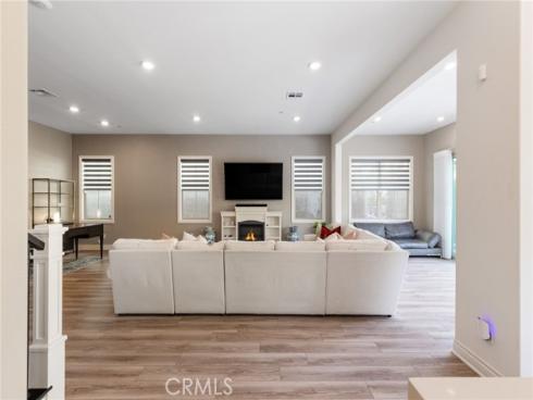 120  Gemini  , Irvine, CA