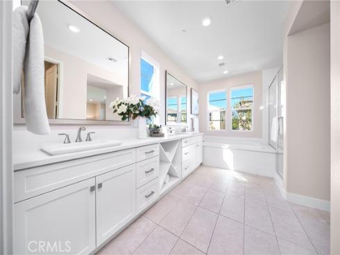 79  Pelican  , Irvine, CA