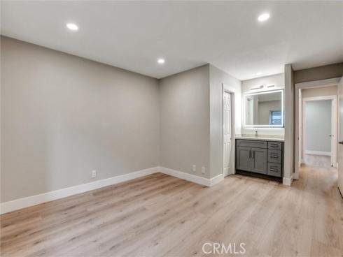 93  Streamwood  , Irvine, CA