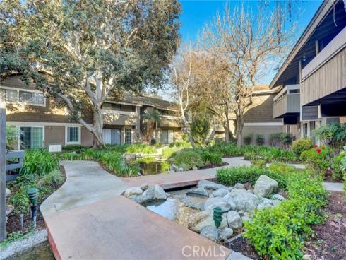 93  Streamwood  , Irvine, CA