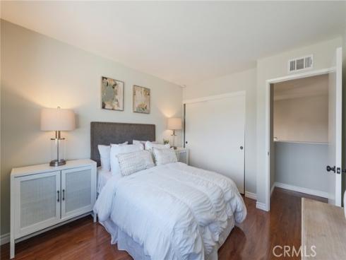 32  Goldenbush  , Irvine, CA