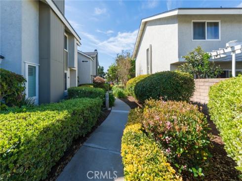 32  Goldenbush  , Irvine, CA