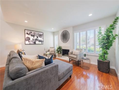 32  Goldenbush  , Irvine, CA