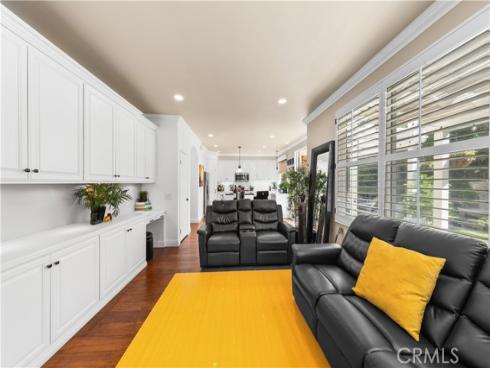 66  Montrose  , Irvine, CA