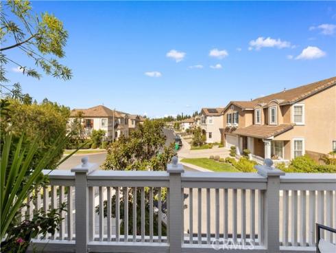 66  Montrose  , Irvine, CA