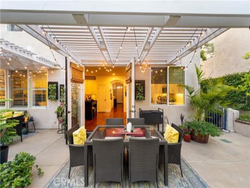 66  Montrose  , Irvine, CA