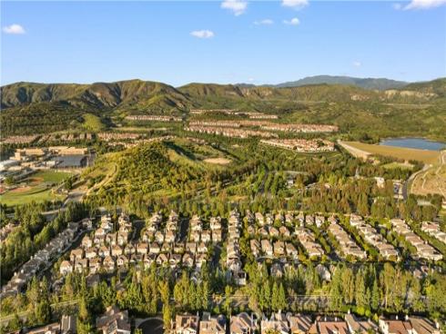 66  Montrose  , Irvine, CA