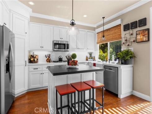 66  Montrose  , Irvine, CA