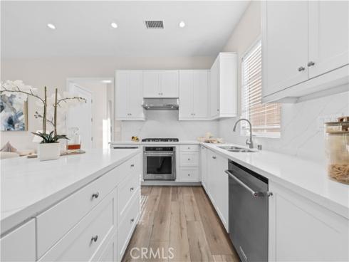 162  Winnett  , Irvine, CA