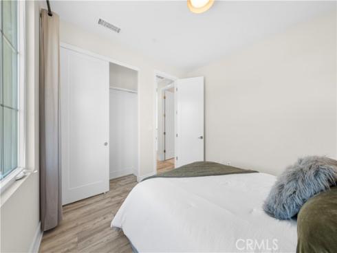 162  Winnett  , Irvine, CA