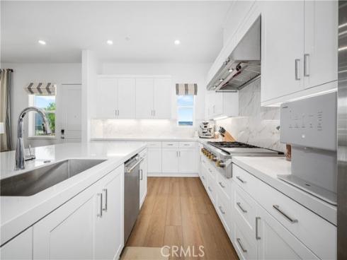 333  Sora  , Irvine, CA