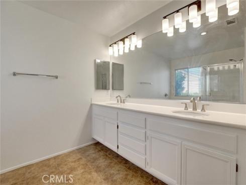 27  Ohio  , Irvine, CA