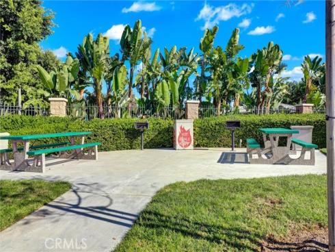 27  Ohio  , Irvine, CA