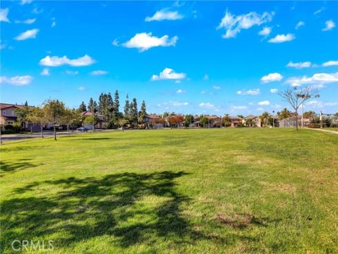 27  Ohio  , Irvine, CA