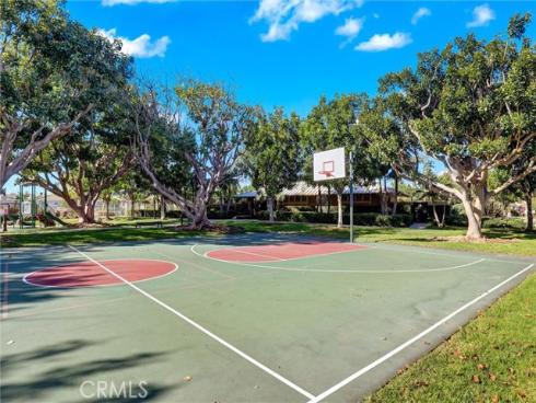 27  Ohio  , Irvine, CA