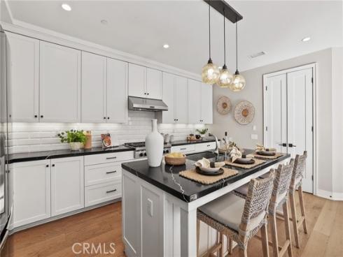 170  Villa Ridge  , Irvine, CA