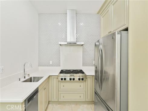 22  Shadybend  , Irvine, CA