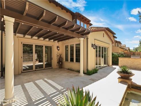 22  Shadybend  , Irvine, CA