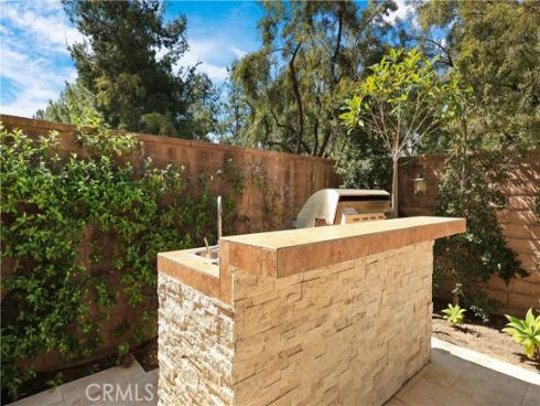 22  Shadybend  , Irvine, CA