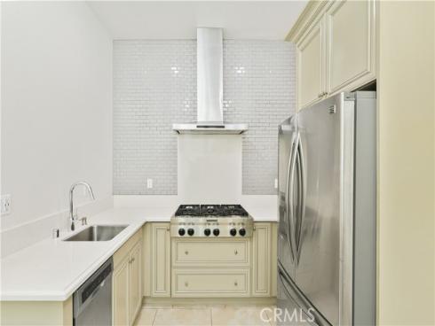 22  Shadybend  , Irvine, CA