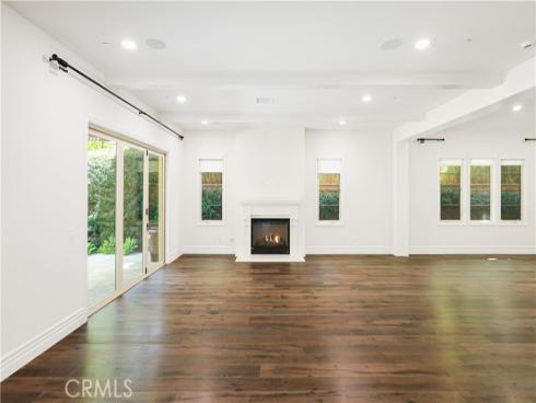 22  Shadybend  , Irvine, CA