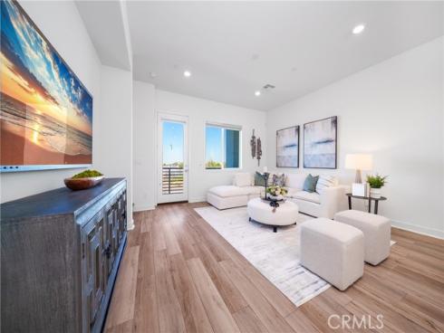 390  Merit  , Irvine, CA