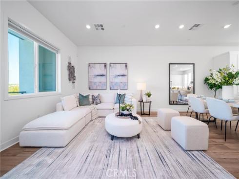 390  Merit  , Irvine, CA