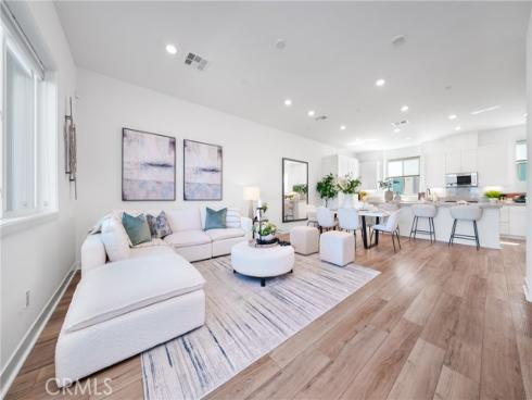 390  Merit  , Irvine, CA