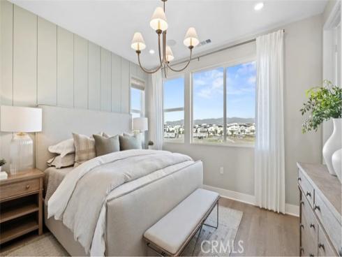 924  Chinon  , Irvine, CA