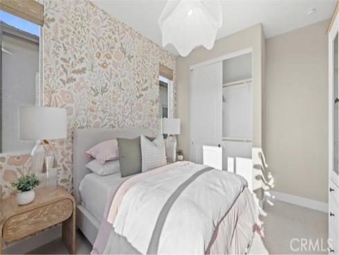 924  Chinon  , Irvine, CA