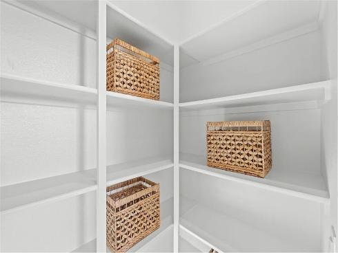 924  Chinon  , Irvine, CA